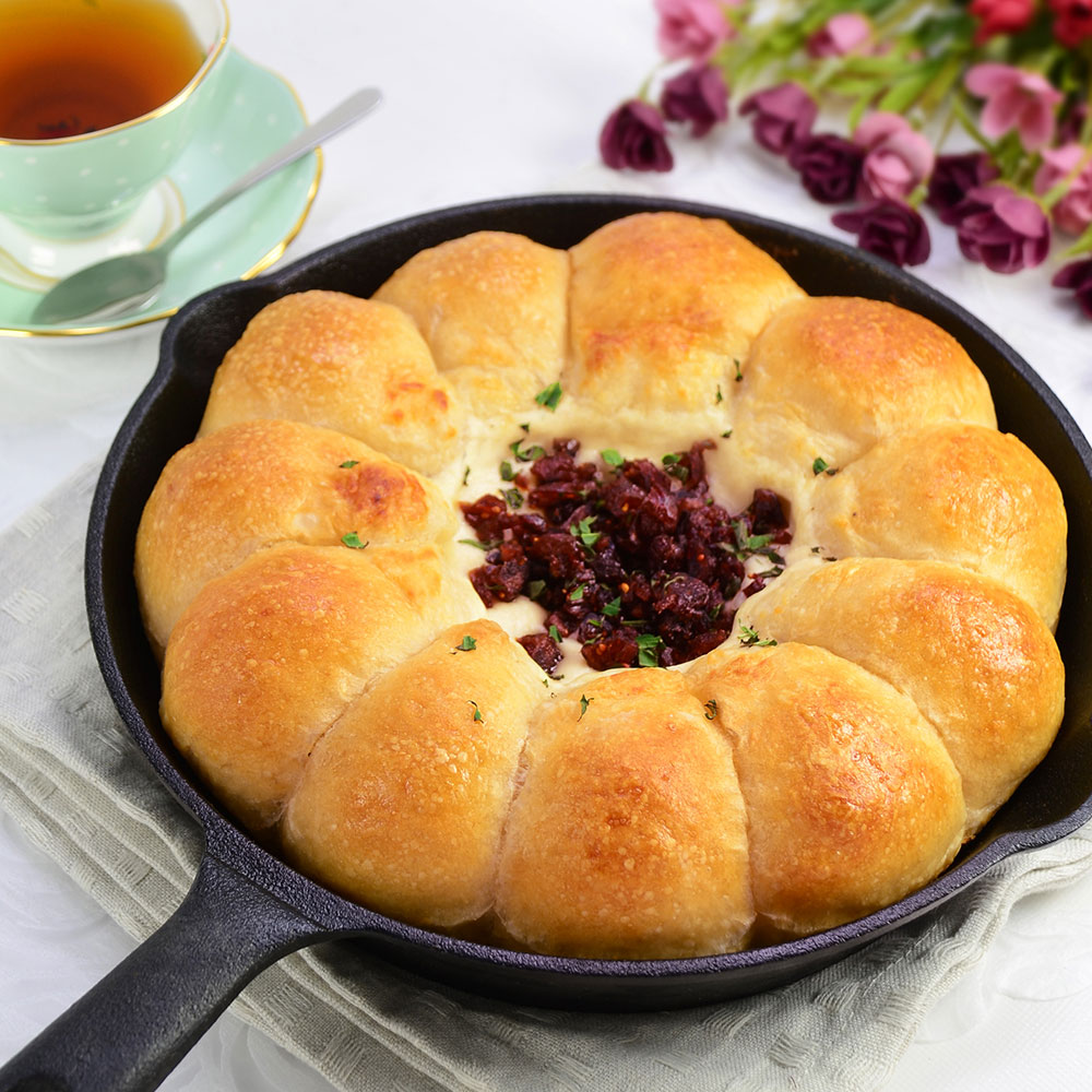 Skillet Bread with Cranberry Cheese Dip