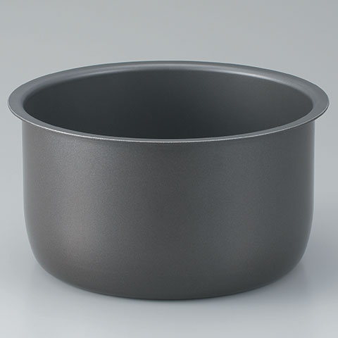 Black thick inner cooking pan provides even heating for better cooking