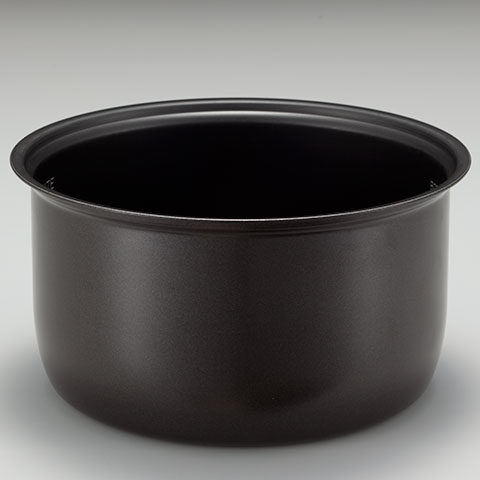 Black thick inner cooking pan provides even heating for better cooking