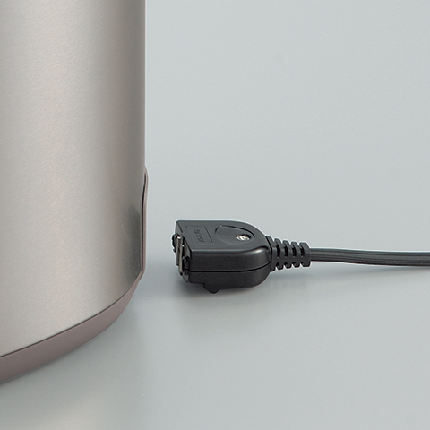 Removable magnetic power cord