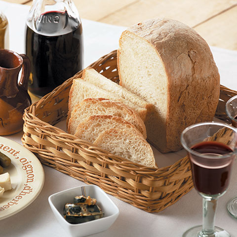 「ヨーロピアン」コースを選べば、様々な料理と合わせやすい、軽めで風味豊かなパンが焼きあがります