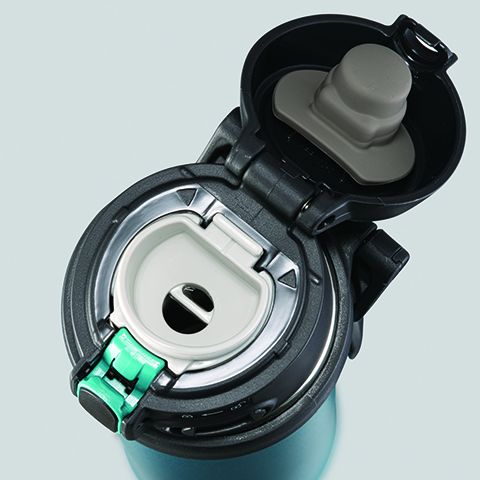 Air vent on the mouthpiece allows beverages to flow out smoothly, without gushing or overflowing