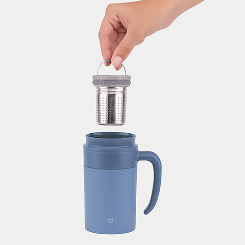 Handle on infuser makes it easy to remove