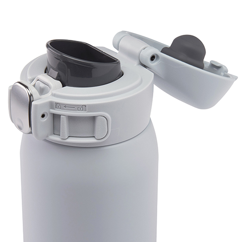 Tight fitted flip-open lid keeps beverages hotter or colder