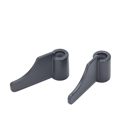 Double kneading blades thoroughly knead dough for superior results