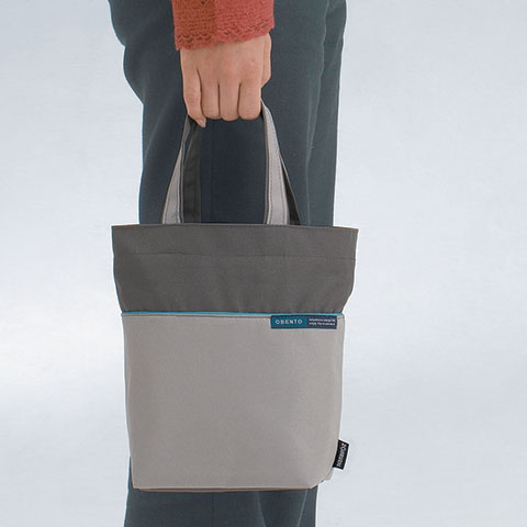 Large tote bag can also hold beverages and snacks