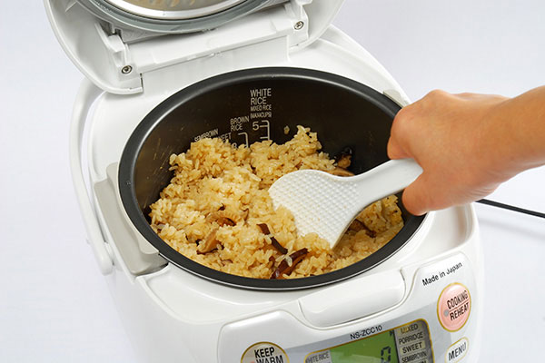 
              <i>Shiitake-Gohan</i> (<i>Shiitake</i> Mushroom Rice) Step 4
      	