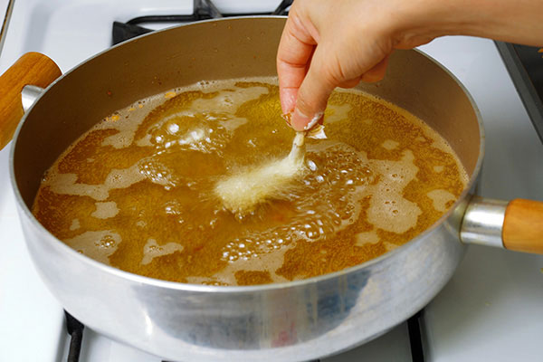 
              <i>Tenmusu</i> (<i>Tempura</i> Rice Ball) Step 3
      	