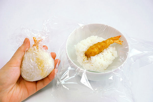 
              <i>Tenmusu</i> (<i>Tempura</i> Rice Ball) Step 6
      	
