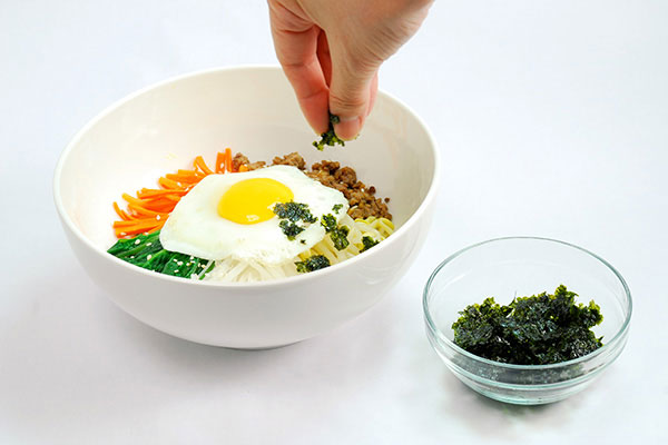 
              <i>Bibimbap</i> (Korean Rice Bowl) Step 10
      	