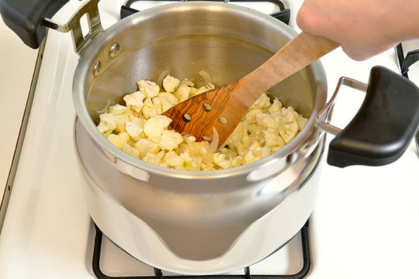 
              Cauliflower Soup Step 2
      	