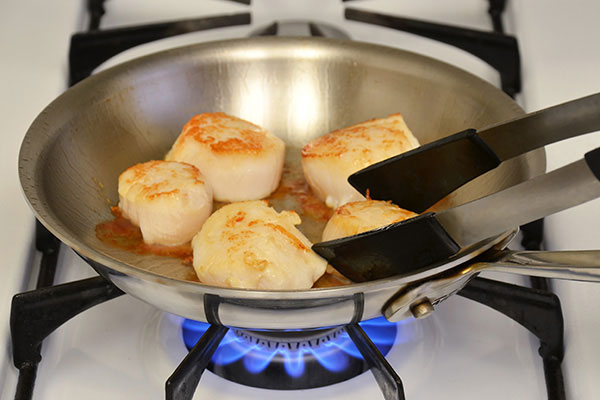 
              Asparagus Rice with Seared Scallops Step 6
      	