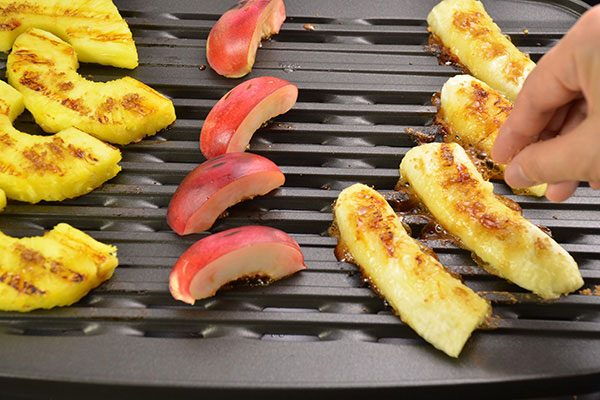 
              Grilled Fruit with Lemon Ricotta Cheese Step 5
      	