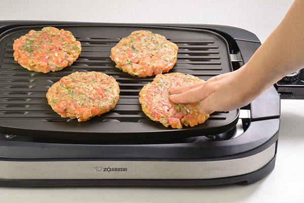 
              Salmon Burgers with <i>Tzatziki</i> Step 9
      	