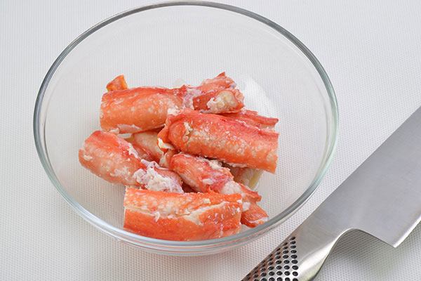 
              Crab & Cucumber <i>Sunomono</i> (Japanese Salad) Step 3
      	