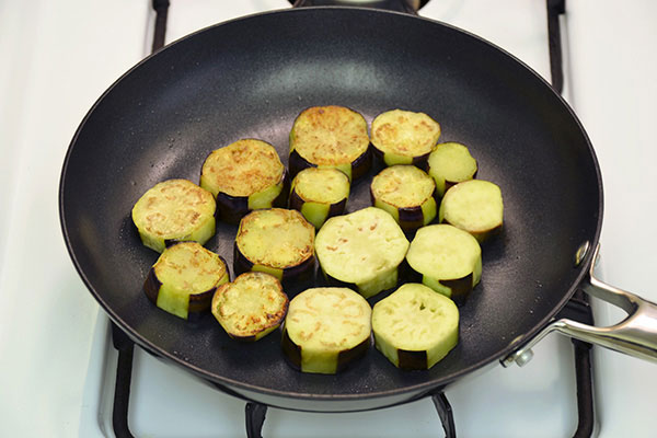 
              Eggplant with <i>Miso</i> Sauce Step 4
      	