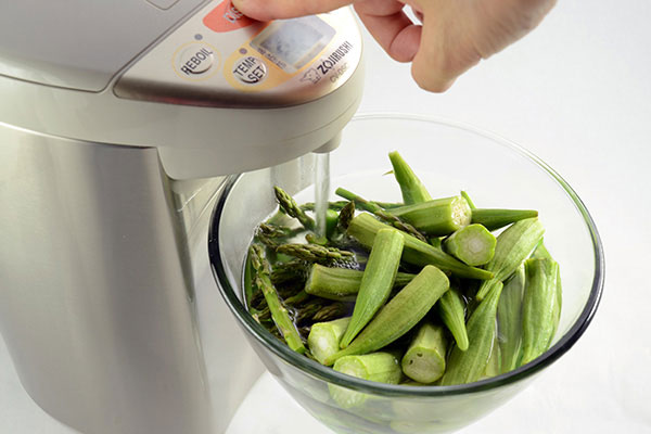 
              Okra, Asparagus and Cherry Tomato Salad Step 4
      	