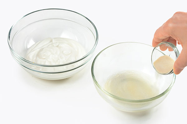 
              Yogurt Gelatin with Kiwifruit Step 2
      	