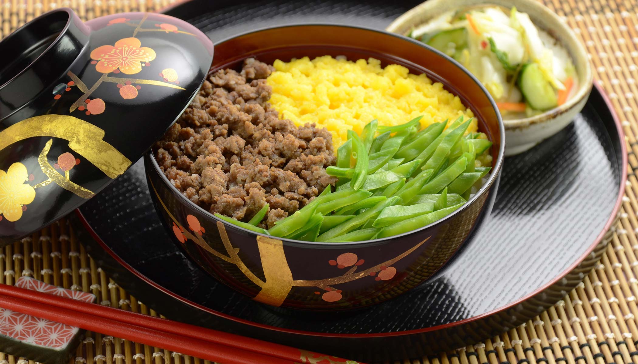 Zojirushi Recipe – Tricolor <i>Soboro</i> Bowl