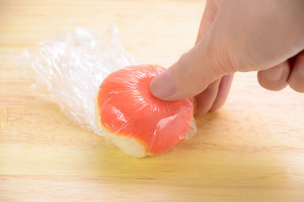 
              <i>Temari</i>-<i>sushi</i> Step 9
      	