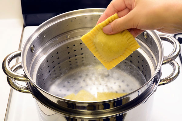 
              Home Made Ravioli Step 9
      	