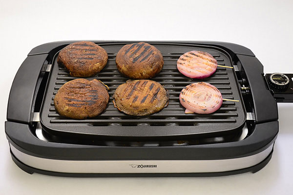 
              Grilled Cheese Burger with Portobello and Onion Step 6
      	