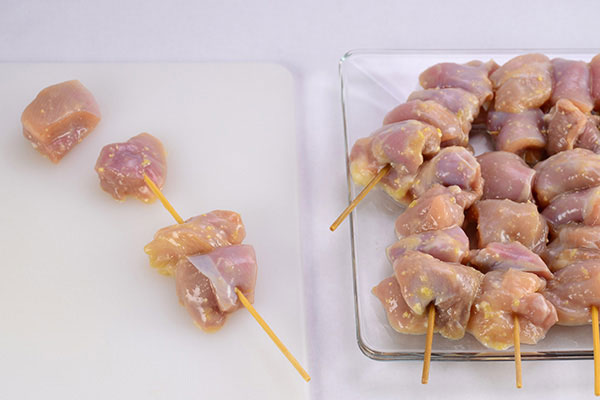 
              <i>Miso</i>-Marinated Chicken <i>Kushiyaki</i> Step 5
      	