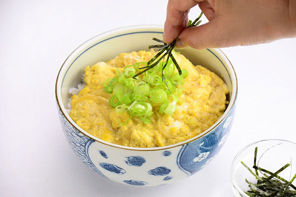 
              <i>Tamago-Donburi</i> (Egg Bowl) Step 5
      	