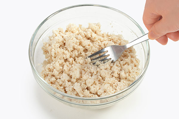 
              <i>Tofu</i> Hamburger Step 1
      	