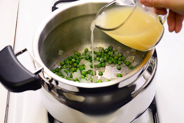 
              Green Pea Soup Step 1
      	