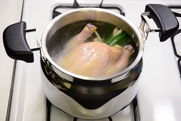 
              <i>Bai Qie Ji</i> (Poached Chicken served with Green Onion Sauce) Step 3
      	