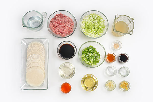 
            	<i>Guo Tie</i> (Fried Pot Stickers)  Ingredients
      	