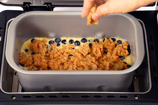 
              Luscious Blueberry Loaf Step 4
      	