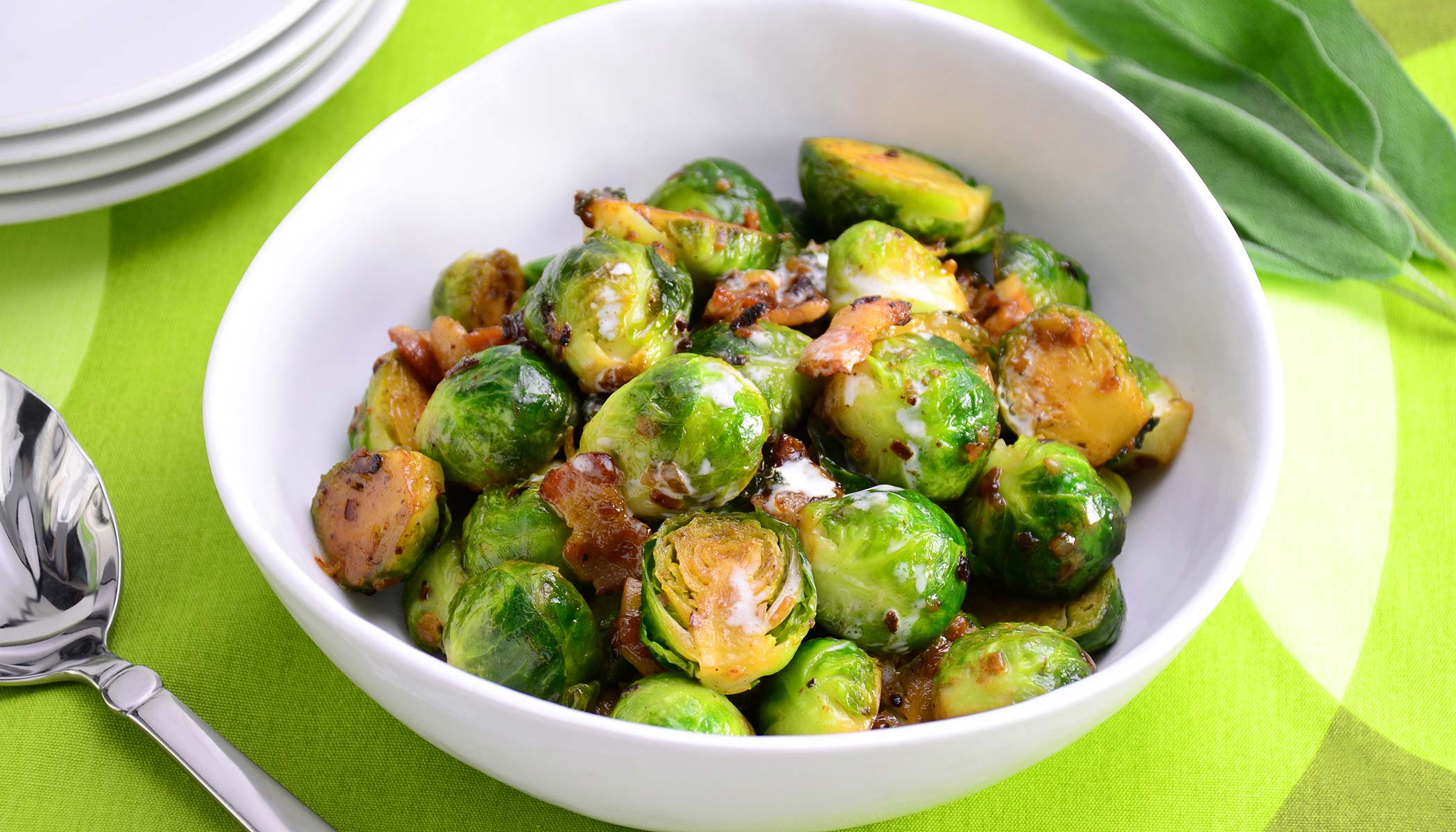 Zojirushi Recipe – <i>Choux de Bruxelles au Bacon et à la Crème</i> (Creamed Brussels Sprouts with Bacon)