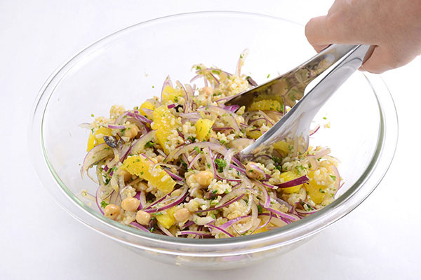 
              Brown Rice and Chickpea Salad with Orange and Red Onion Step 5
      	