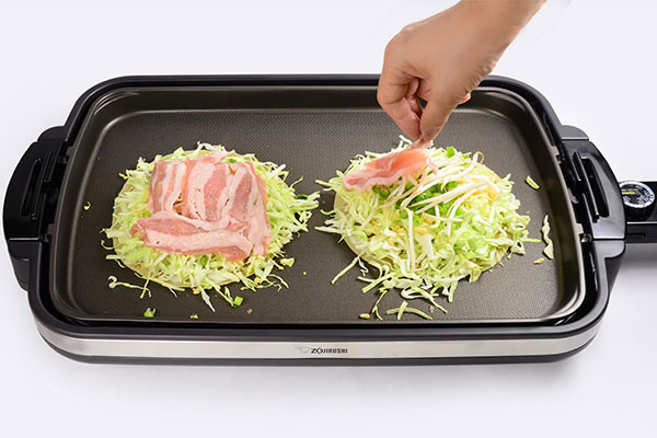 
              <i>Okonomiyaki</i>, <i>Hiroshima</i>-Style Step 6
      	