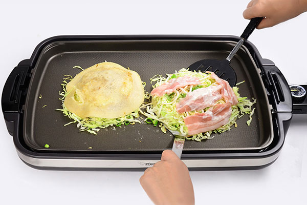 
              <i>Okonomiyaki</i>, <i>Hiroshima</i>-Style Step 7
      	