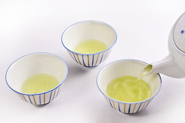 
              <i>Gyokuro</i> Green Tea Step 5
      	