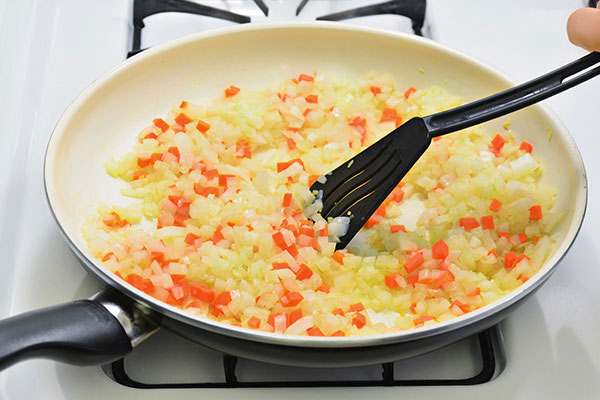 
              Japanese Dry Curry Step 2
      	