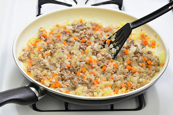 
              Japanese Dry Curry Step 3
      	