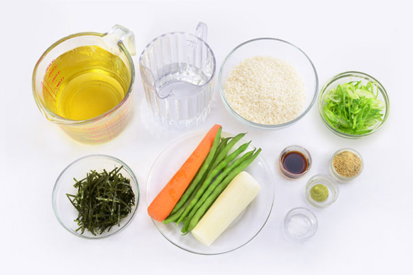 
            	<i>Yaki</i>-<i>Onigiri Chazuke</i> (Grilled Rice Ball Soup)  Ingredients
      	