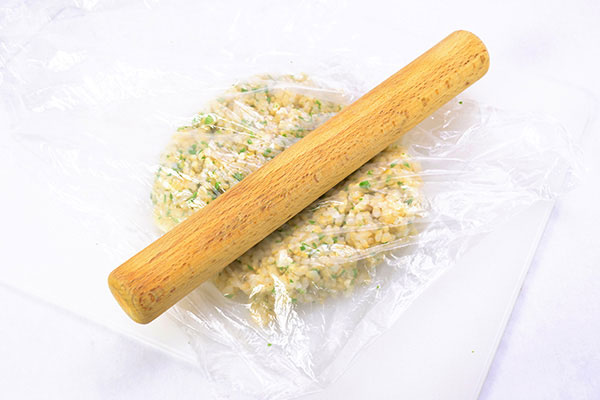 
              Cheese <i>Senbei</i> (Rice Crackers) Step 2
      	