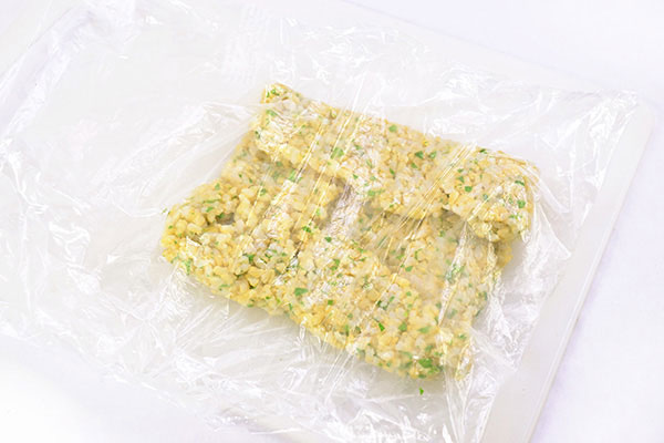 
              Cheese <i>Senbei</i> (Rice Crackers) Step 3
      	