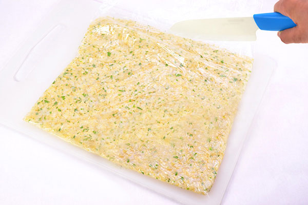 
              Cheese <i>Senbei</i> (Rice Crackers) Step 5
      	