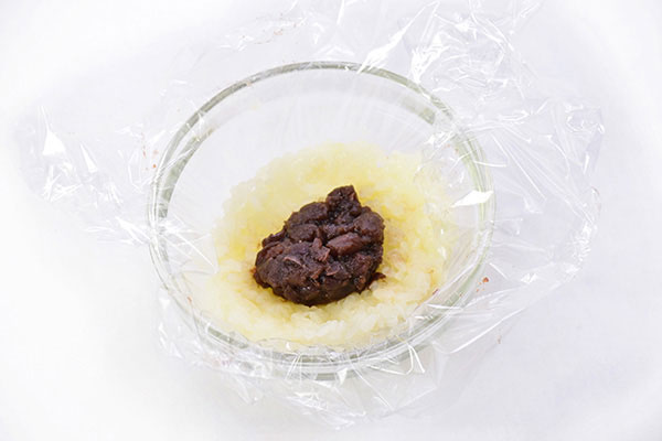 
              <i>Ohagi</i> (Japanese Sweet Rice with <i>Adzuki</i> Paste) Step 8
      	