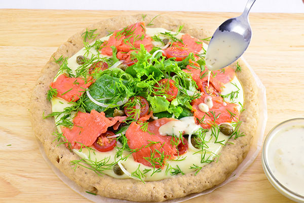 
              Gluten Free Smoked Salmon Salad Pizza Step 8
      	