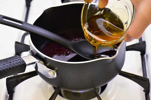 
              Red Cranberry Gelatin with Mixed Berries Step 3
      	