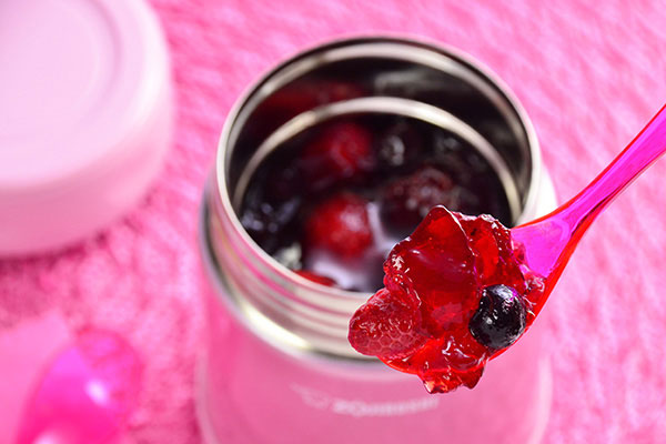 
              Red Cranberry Gelatin with Mixed Berries Step 9
      	