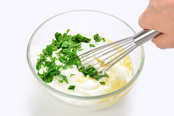 
              Avocado Bowl with Yogurt Sauce Step 3
      	