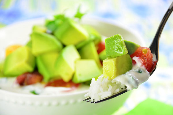 
              Avocado Bowl with Yogurt Sauce Step 6
      	